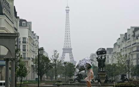 &#91;GILA&#93; Menara Eiffel Sudah Dibuat &quot;KW&quot;nya di China