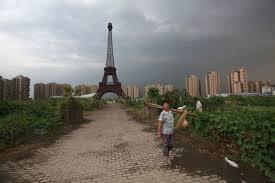 &#91;GILA&#93; Menara Eiffel Sudah Dibuat &quot;KW&quot;nya di China