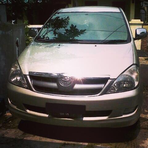 Toyota Kijang Innova E M/T 2005 Good Condition