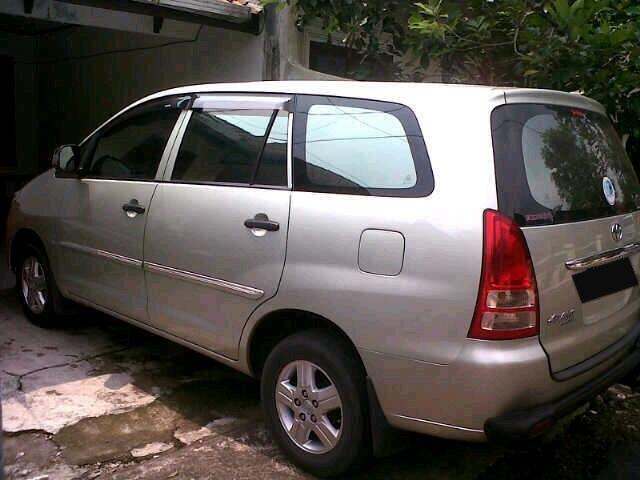 Toyota Kijang Innova E M/T 2005 Good Condition