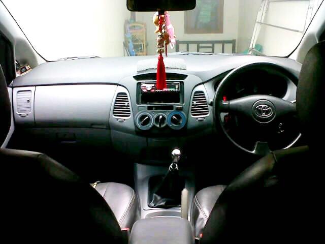 Toyota Kijang Innova E M/T 2005 Good Condition