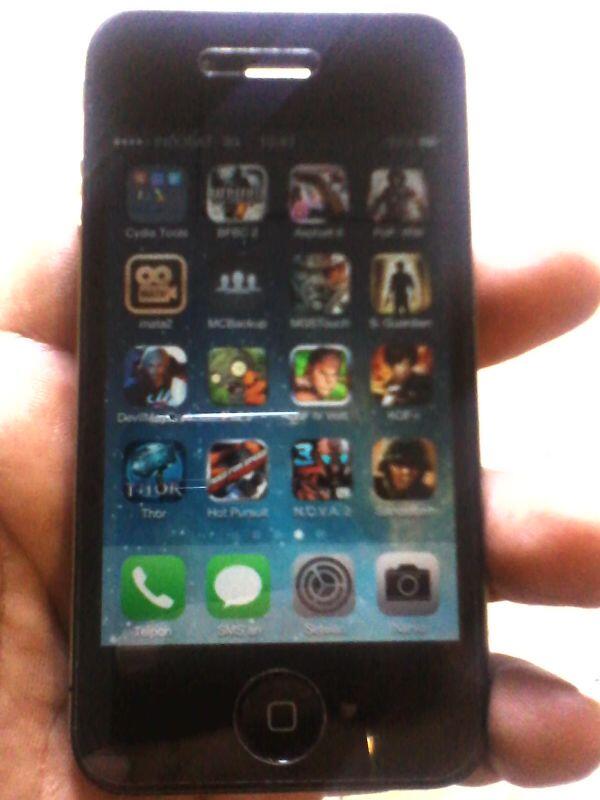WTS Apple Iphone 4 16 GB GSM FU Fullset Mulus..Solo