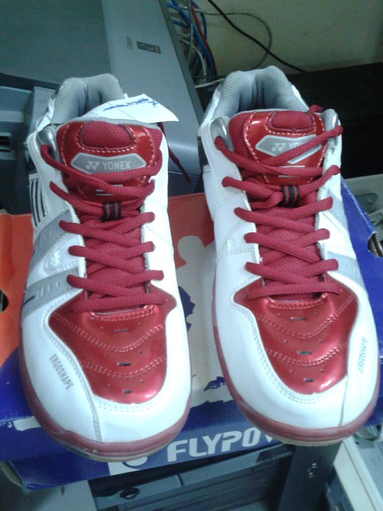 WTS Sepatu Badminton Yonex World Champ 101 Pro Ltd