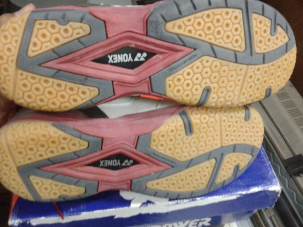 WTS Sepatu Badminton Yonex World Champ 101 Pro Ltd