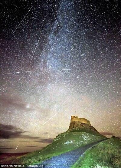 Besok Malam, Ratusan Meteor Hujani Langit Indonesia (11 dan 12 agustus 2013)