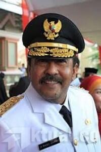 Doa benyamin sueb (babe) buat anaknya, rano karno (si doel) MANJURR gan!!