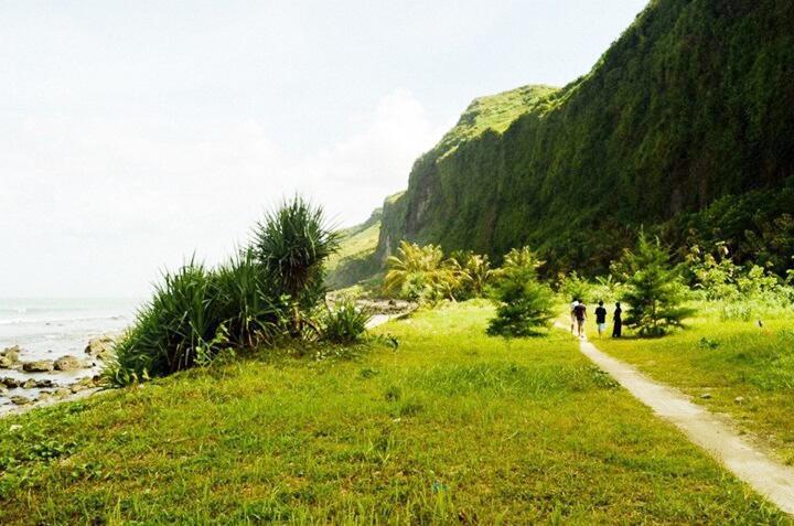 Pantai Menganti Kebumen - New Zealand nya Indonesia :D