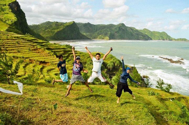 Pantai Menganti Kebumen - New Zealand nya Indonesia :D