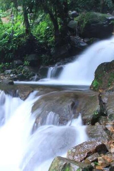 7 Air Terjun Paling Keren Tak Jauh dari Jakarta