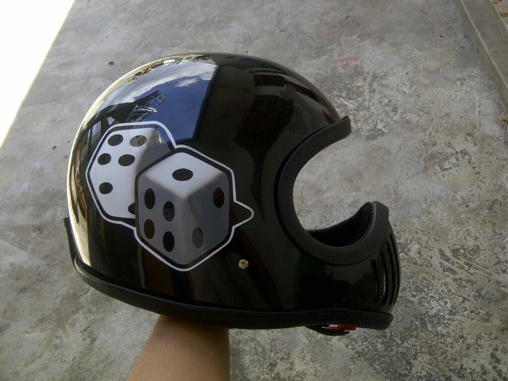 Terjual WTS WTT Jual  Helm  Cakil keren gan Bonus 