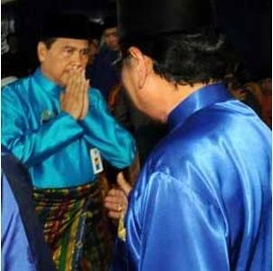 Jabat Tangan adalah Haram dan Membawa Dosa