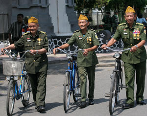 Sudahkah Bendera Merah Putih Berkibar di Depan Rumah Anda ???