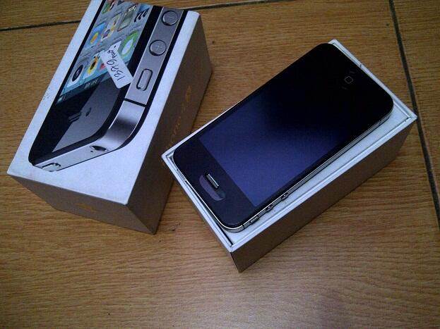 iphone 4s 64gb fu mulusssss cuman 4.6 juta
