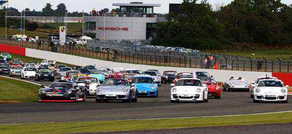 Porsche 911 Pecahkan Rekor Dunia