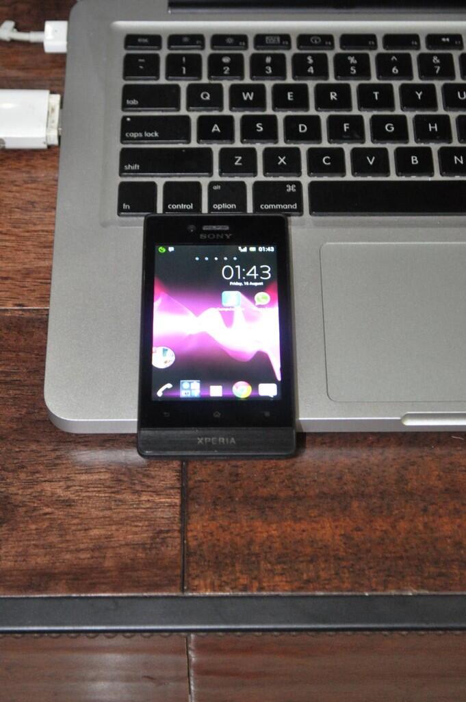 Sony Xperia Miro kond mulus lengkap