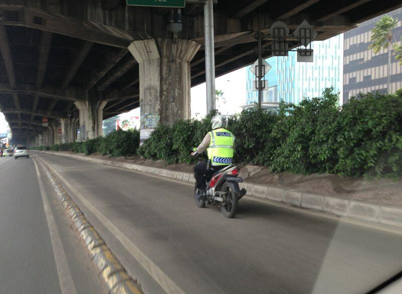 &#91;SHARE&#93; Foto-Foto Aparat Masuk Busway 