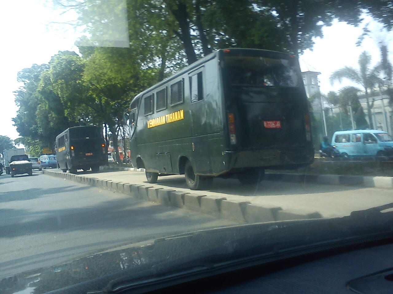 &#91;SHARE&#93; Foto-Foto Aparat Masuk Busway 