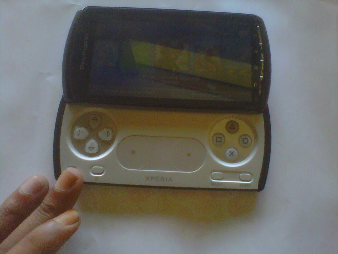 sony xperia play R800i mulus 95% normal istimewa