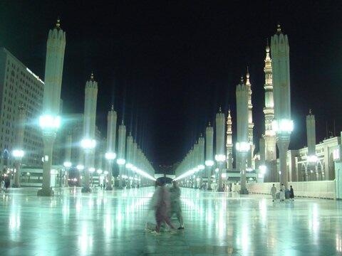 Perluasan Masjid Nabawi (dapat tampung hingga 1,6 juta jama'ah)