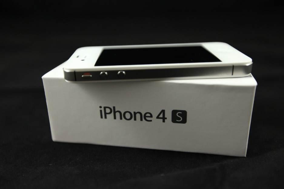Aplle iPhone 5 16GB dengan harga spesial (promo toko) Rp. 1.500.000,.