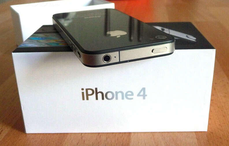 Aplle iPhone 5 16GB dengan harga spesial (promo toko) Rp. 1.500.000,.
