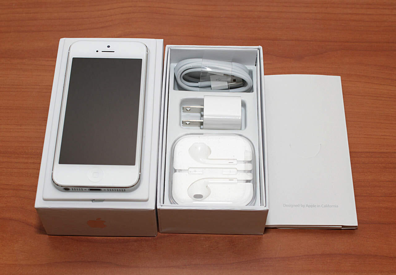 Aplle iPhone 5 16GB dengan harga spesial (promo toko) Rp. 1.500.000,.
