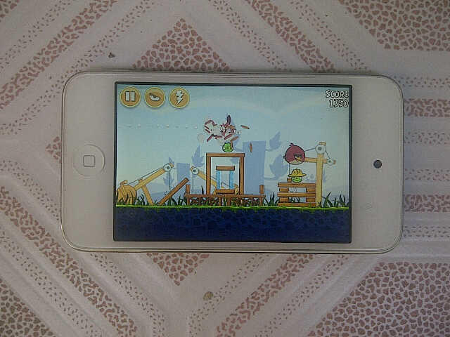 IPOD TOUCH 4G 8GB (JAKARTA)