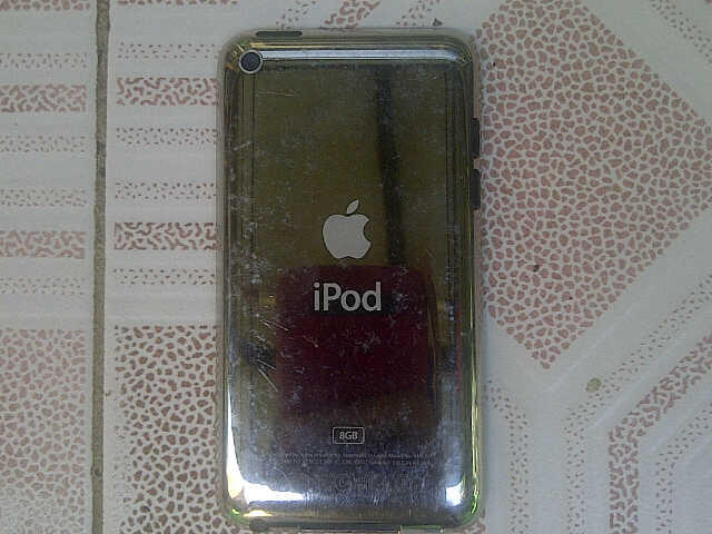IPOD TOUCH 4G 8GB (JAKARTA)