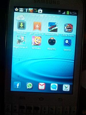 WTS: Andromax V,Samsung chat, Treq A10 pocket Putih istimewa