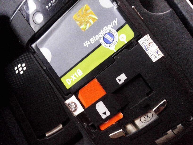 WTS/DIJUAL BLACBERRY TOUR2/ESSEX MULUSSSS,,ASIK,,MURAH