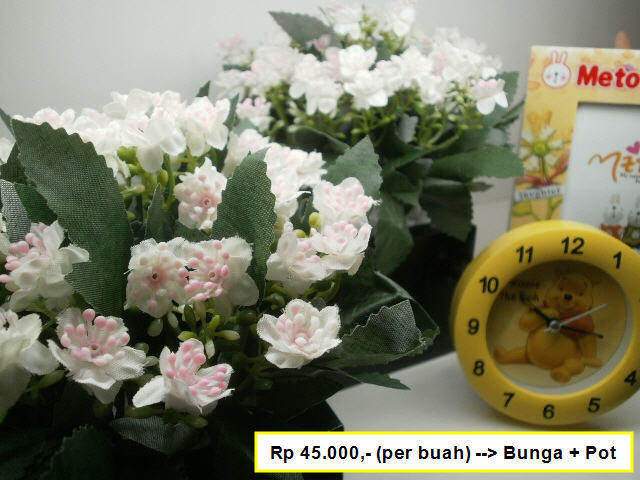 POT BUNGA PLASTIK KECIL