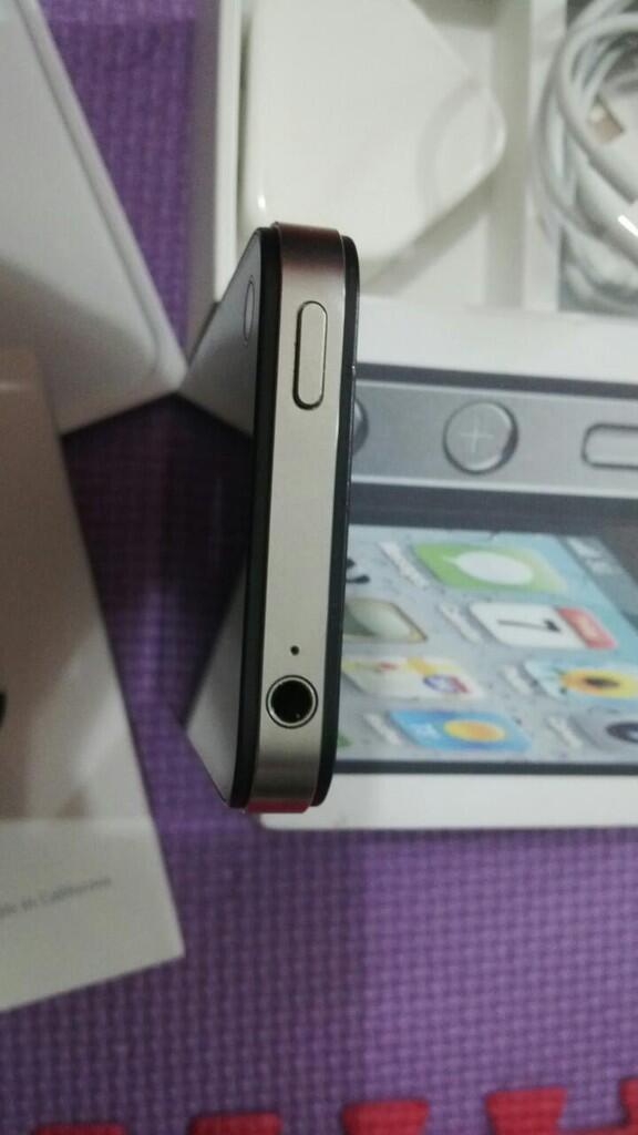 iPhone 4s 64gb HITAM gsm FU mulus banget 4jtan