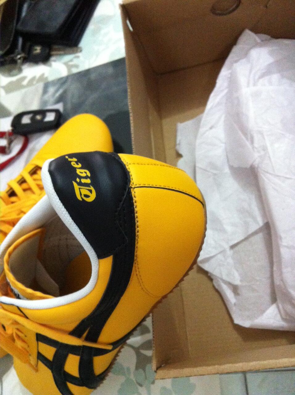 ONITSUKA BRUCE LEE ORIGINAL BNWT