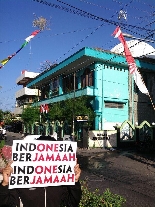 #IndonesiaBerjamaah ( Ayo beli ulang Indonesia )