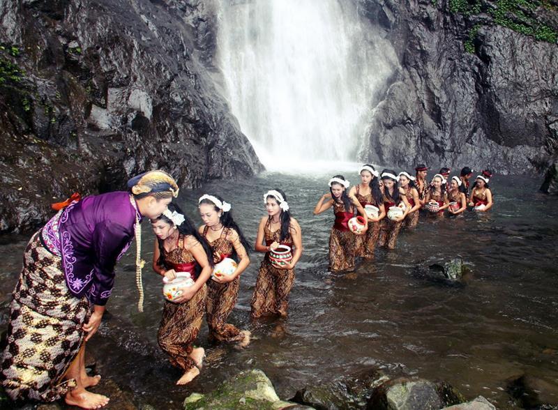 JUARA LOMBA DAN PAMERAN FOTO INDONESIA 2013