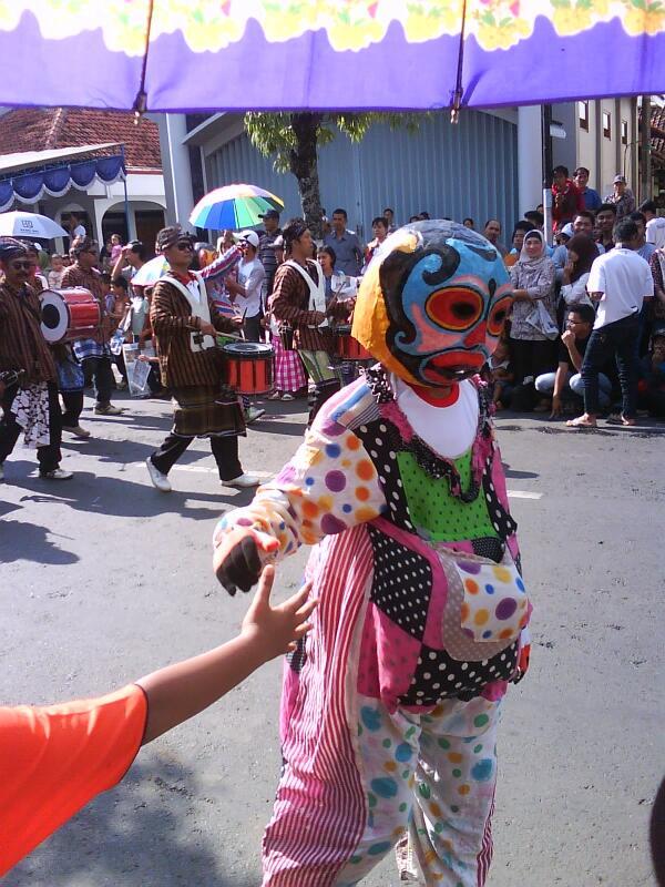 &#91;PIC&#93; Serunya festival di kota ane #jeparakarnaval2013