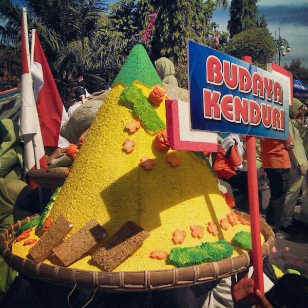 &#91;PIC&#93; Serunya festival di kota ane #jeparakarnaval2013