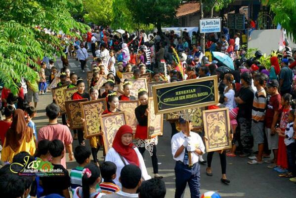 &#91;PIC&#93; Serunya festival di kota ane #jeparakarnaval2013