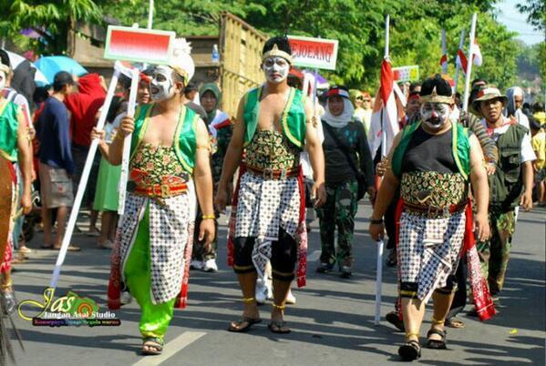 &#91;PIC&#93; Serunya festival di kota ane #jeparakarnaval2013