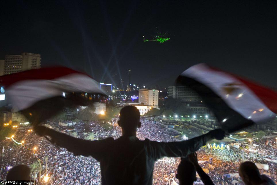 Gejolak di Mesir, Perang Media antara Al-Arabiya dan Al-Jazeera