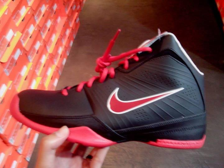 sepatu basket nike air quick handle