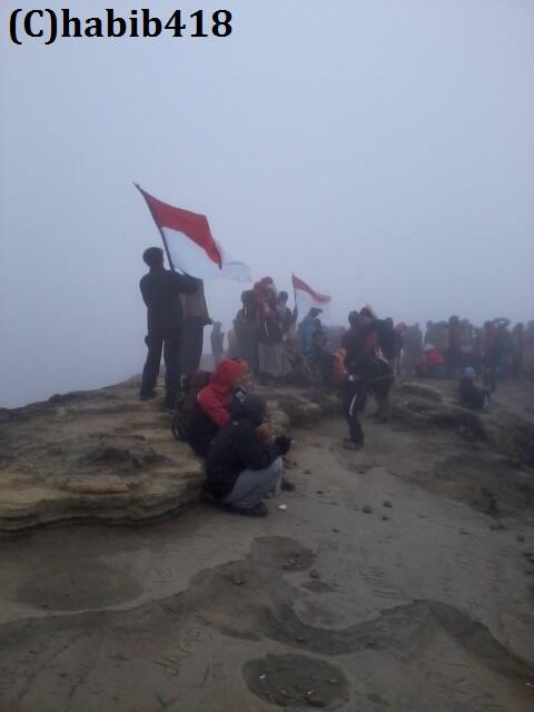 Upacara 17an di puncak tertinggi di jawabarat (ciremai) MERDEKA!!!