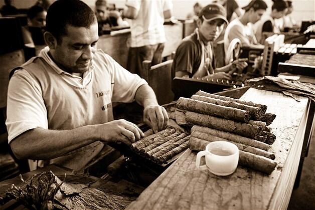 &#91;pict&#93; Meracik Kenikmatan Cerutu di Danli, Honduras