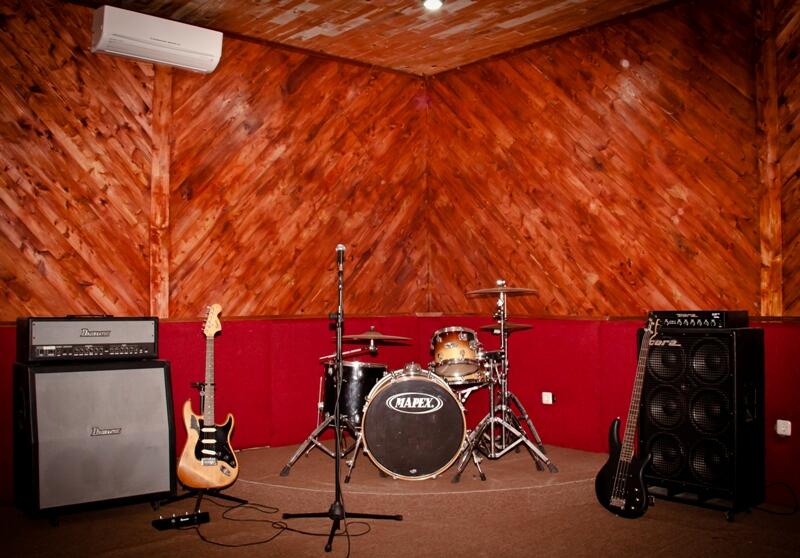 YANG PUNYA OR BARU MAU BUAT RENTAL STUDIO MASUK GAN