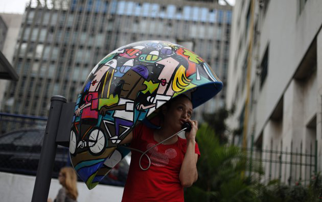10 Telepon Umum paling unik dunia.. kreatif