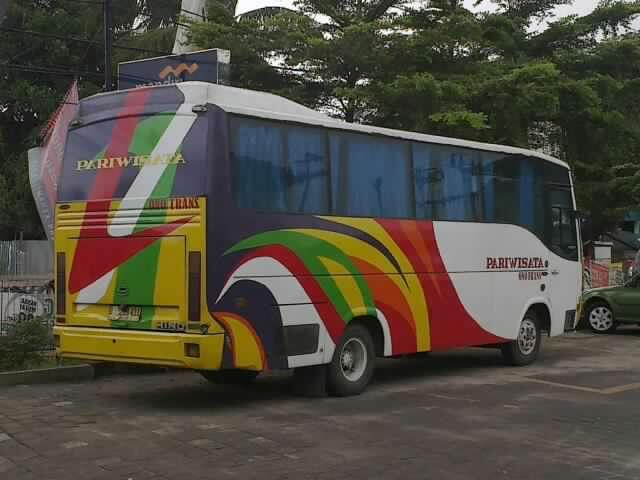 Bus Pariwisata 3/4 Medium