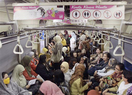 BAGAIMANA PELAYANAN PT.KAI & PT.COMMUTERLINE