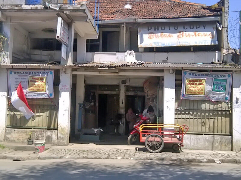 Rumah Strategis | Pinggir jalan | Depan sekolah