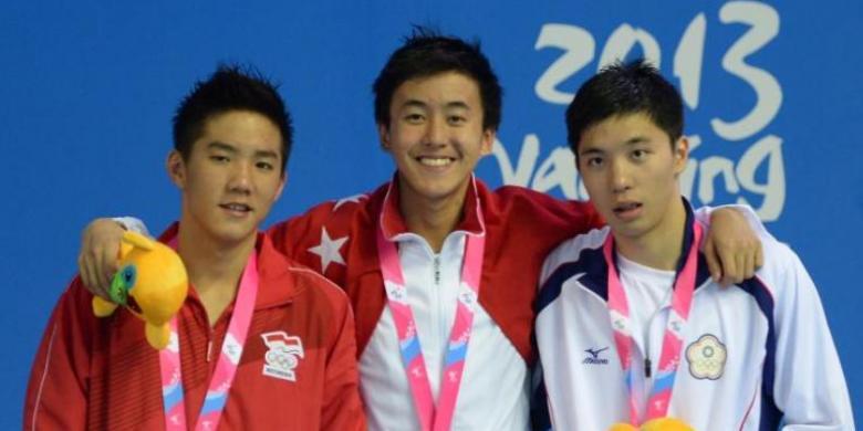 medali emas pertama Indonesia di ajang Asian Youth Games II Nanjing China