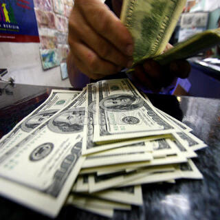 Kurs dollar makin tenggelam dan hancur gan !